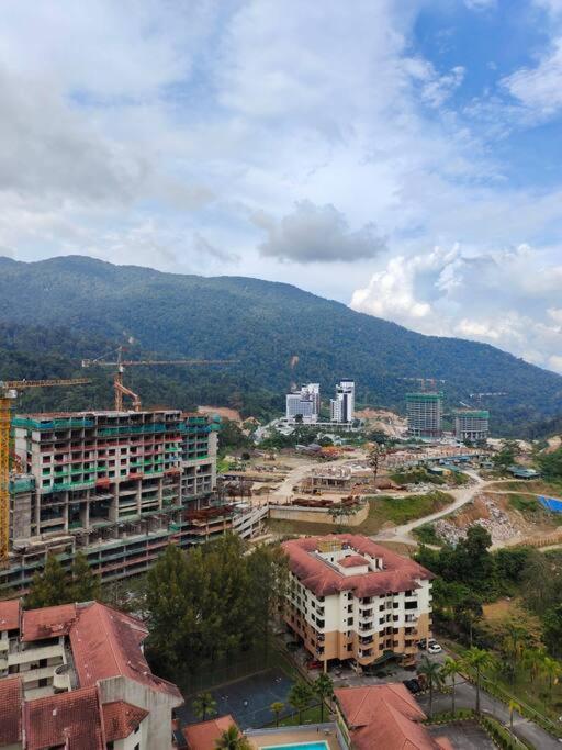 Windmill Genting Lovely 2r2b With Parking & Wifi Apartment